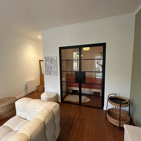 Beautiful With Balcony, Center 公寓 *