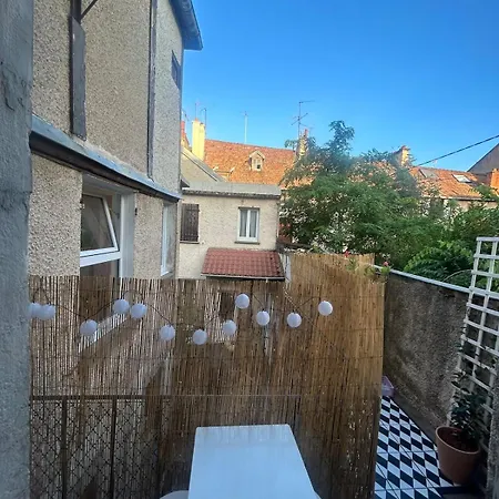 Beautiful With Balcony, Center *