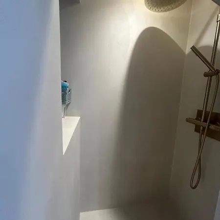 Beautiful With Balcony, Center *