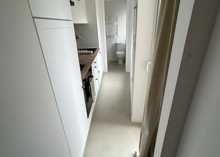 Beautiful With Balcony, Center Appartamento