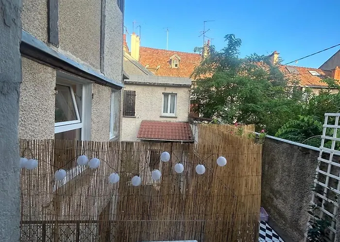 Beautiful With Balcony, Center *